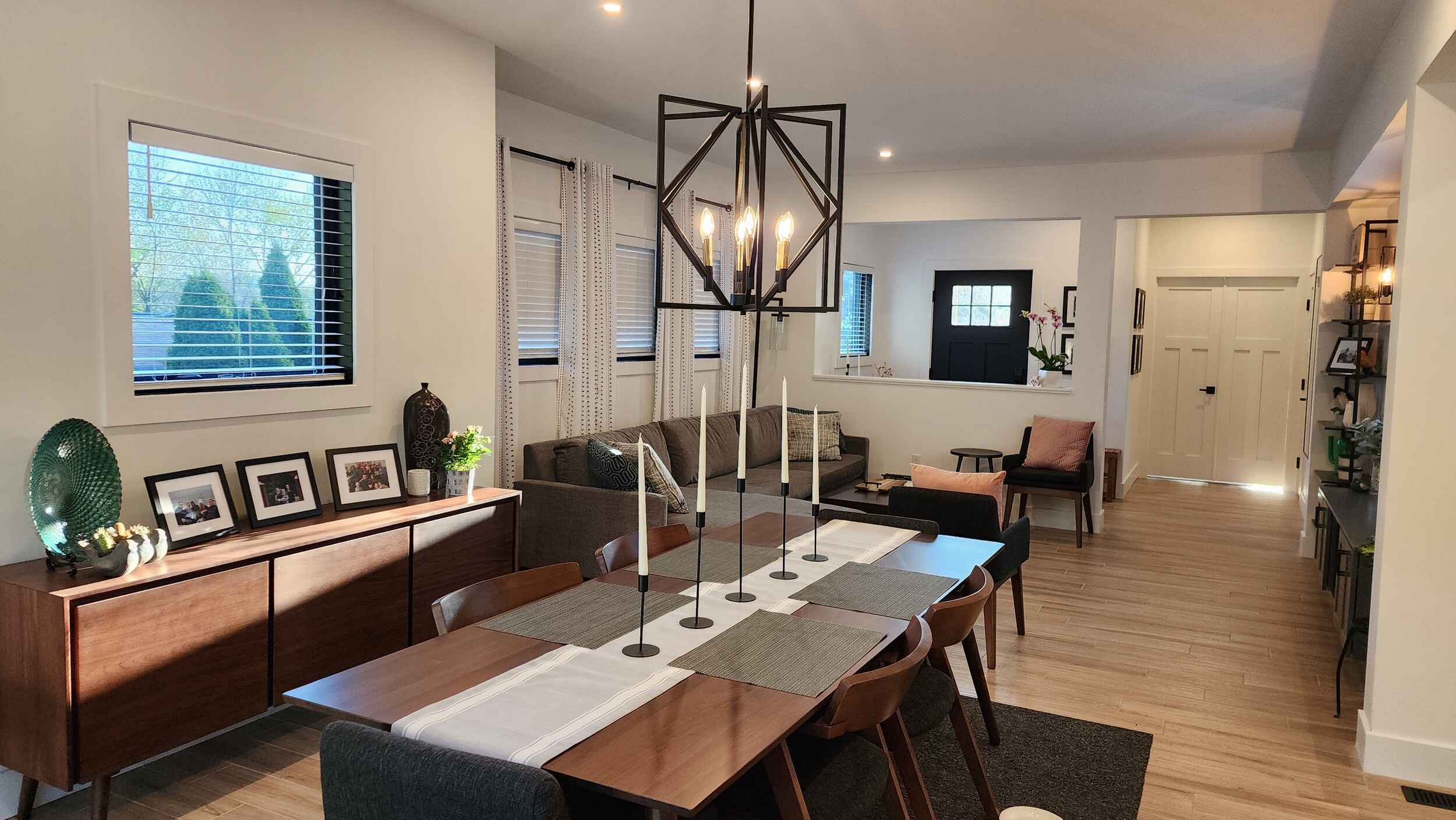 5516 Glass - Dining room 1_